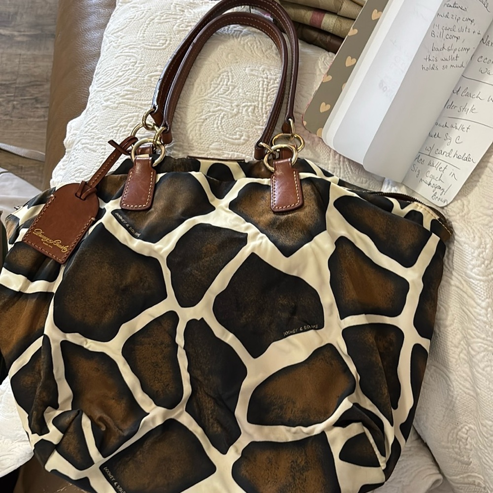Dooney and Bourke Giraffe! 🦒